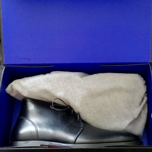 Men's dress shoes